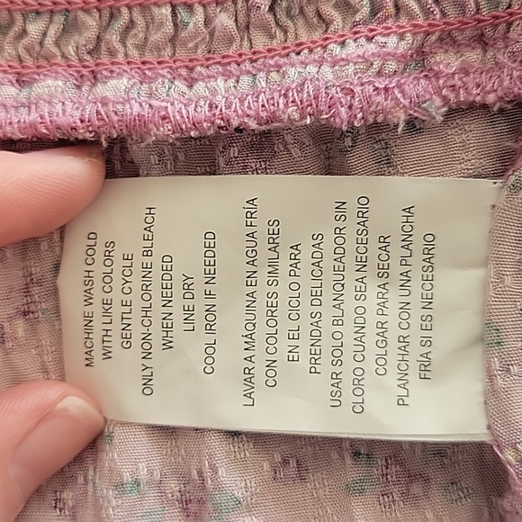 Daisy and Delilah Pink floral Cropped top - Picture 7 of 8